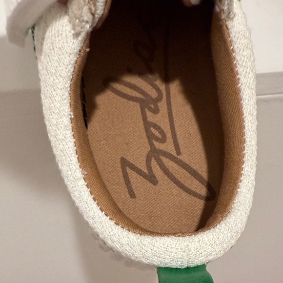 Zodiac Cream and Green Platform Sneakers - Picture 2 of 9